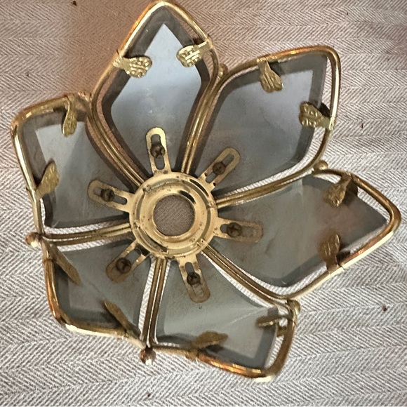 Vintage PartyLite Gray and Gold Petal Candle Holder - Picture 2 of 5